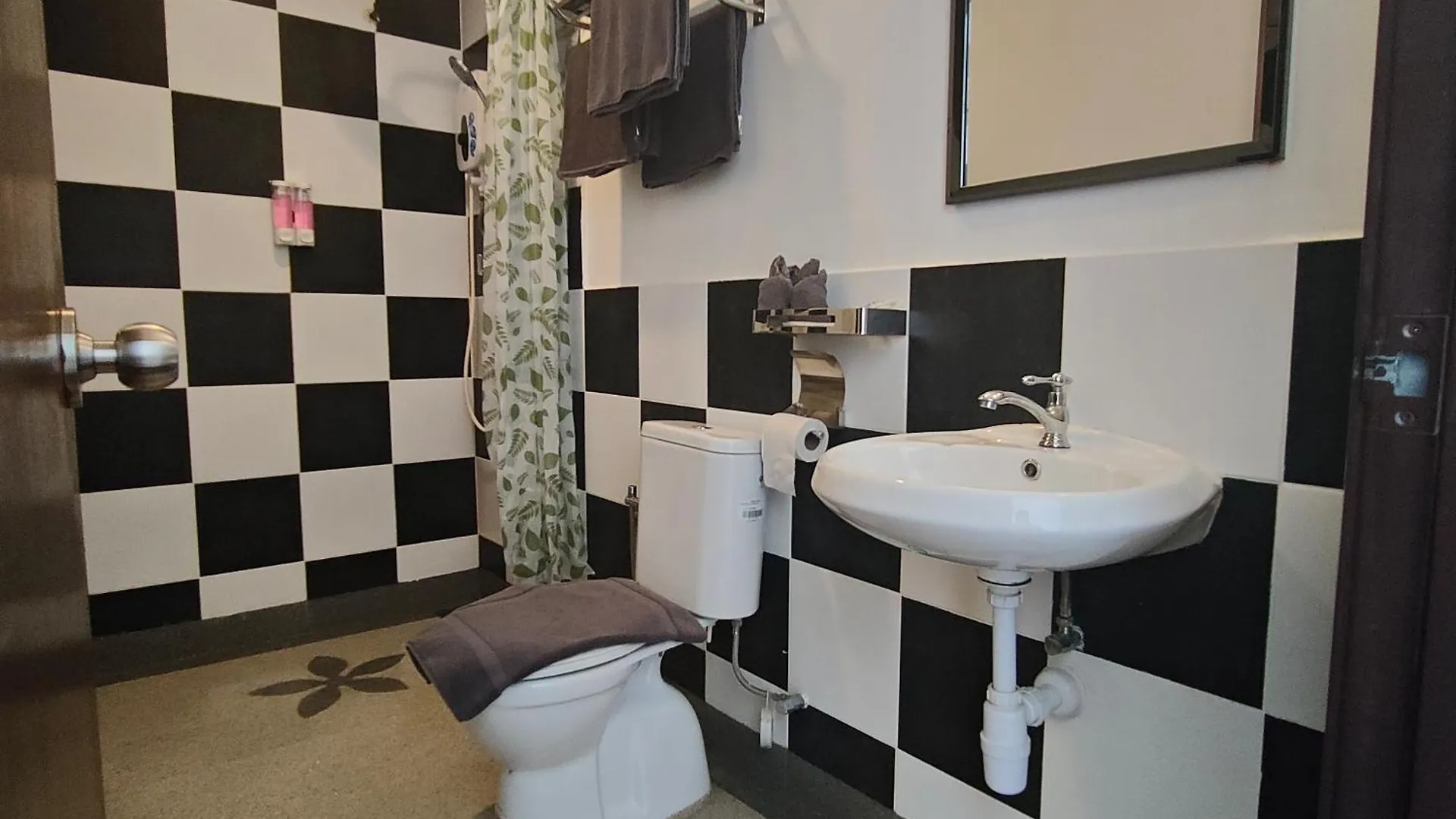 Carnarvon Heritge Lodge George Town